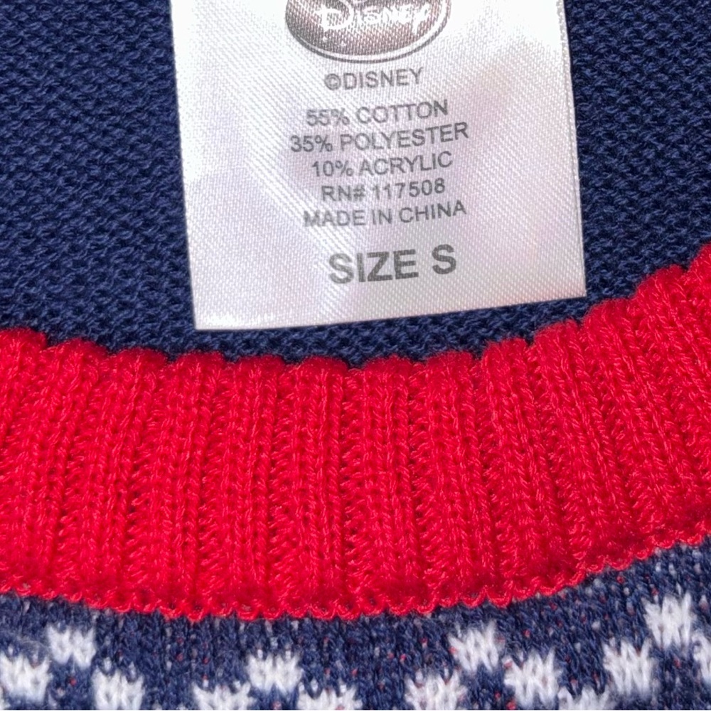 DISNEY Micky Mouse Christmas Knit Sweater!
Size: SM - Picture 9 of 9
